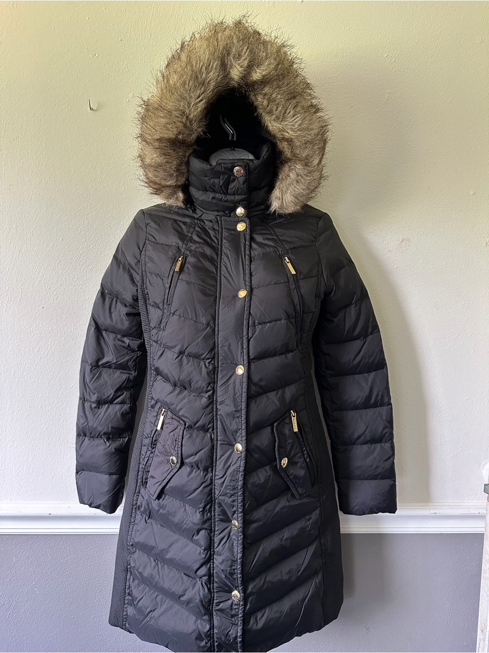 Michael Kors Black Quilted Hooded Puffer Coat with Faux Fur Trim